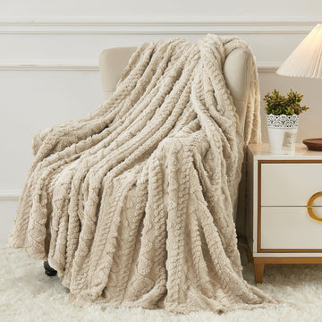 Aganear Fleece Throw Blanket - Cozy Soft Lightweight Fuzzy Throw Blanket for Women Portable Throw Blankets for Couch, Warm Present for Birthday